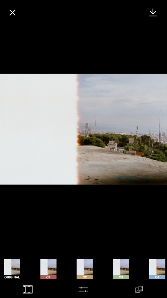 FILCA - Film Camera Filter - FILCA app interface displaying a landscape photo with a vintage 35mm film light leak effect and multiple filter presets