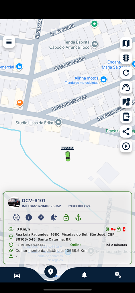NEW TRACKER APP - Real-time vehicle tracking map interface showing vehicle location, address details and security controls in the New Tracker App
