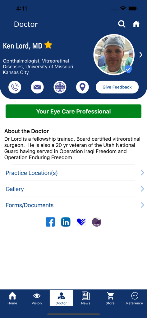 Eye Patient - Pantalla de perfil de médico de la aplicación Paciente Ocular mostrando la biografía del oftalmólogo e íconos de contacto.