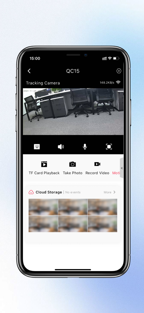 App mobile Veesky che visualizza un feed live di una telecamera di sicurezza di un ufficio con opzioni di registrazione e archiviazione cloud
