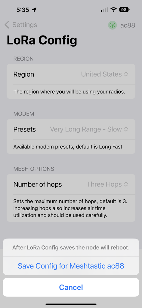 LoRa-Konfigurationsbildschirm in der Meshtastic App mit Regionenauswahl, Modem-Voreinstellungen und Mesh-Hop-Optionen.