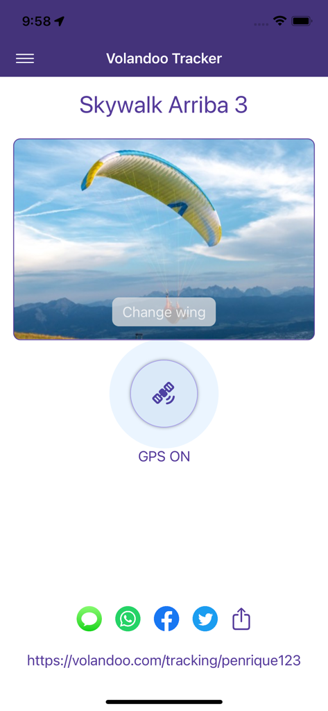 Volandoo Tracker - Volandoo Tracker app screen showing active GPS status and paraglider wing selection interface.