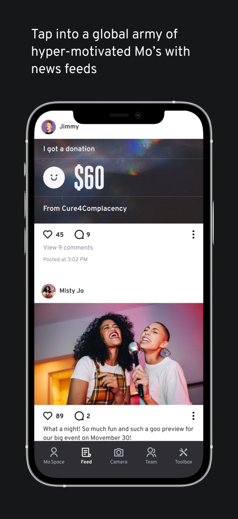 Movember - Interfaccia dell'app Movember che mostra un feed di notizie social con post della community e aggiornamenti sulle donazioni