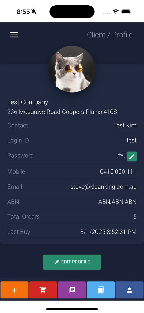 Qpack - Screenshot of the Qpack app client profile page showing company information and order history.