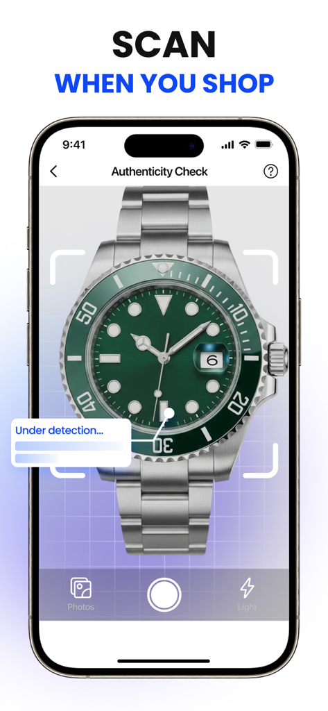 QR Scanner & AI Card - Pantalla de smartphone que muestra la aplicación Escáner QR realizando una verificación de autenticidad en un reloj de lujo.