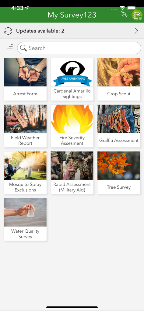 ArcGIS Survey123 - Mobile App-Oberfläche für ArcGIS Survey123, die eine Galerie verschiedener Umfrageformulare zur Datenerfassung im Außendienst anzeigt.