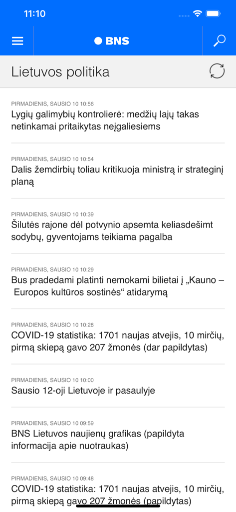 Interfaccia dell'app mobile BNS.LT che mostra un elenco di titoli di notizie politiche lituane