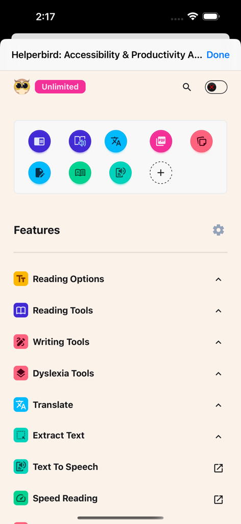 L'interfaccia dell'app Helperbird che mostra un menu di strumenti di accessibilità, tra cui opzioni di lettura, strumenti per la dislessia e text-to-speech