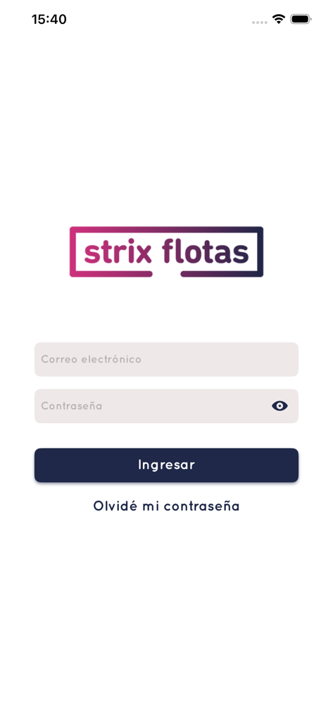 Pantalla de inicio de sesión de la aplicación móvil de gestión de flotas Strix Flotas con campos de correo electrónico y contraseña