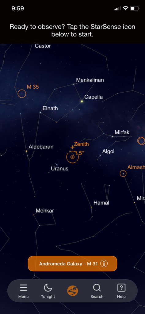 Celestron StarSense Explorer - Interfaccia dell'app StarSense Explorer che mostra una mappa dettagliata del cielo notturno con costellazioni e stelle.