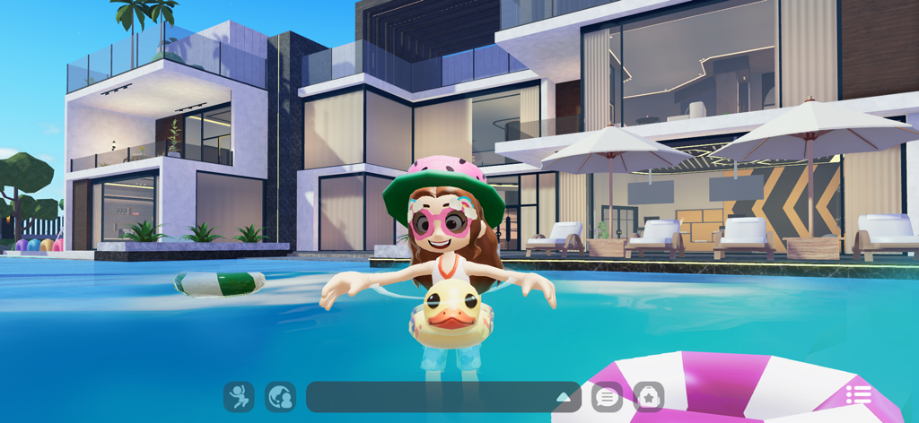 Livetopia: Party! - Un personnage portant une bouée canard dans une piscine devant une maison de luxe dans Livetopia Party.
