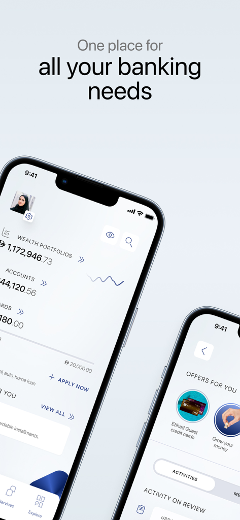 ENBD X - Aplicativo de mobile banking ENBD X mostrando saldos de conta, portfólios de investimento e ofertas de cartões de crédito personalizadas.