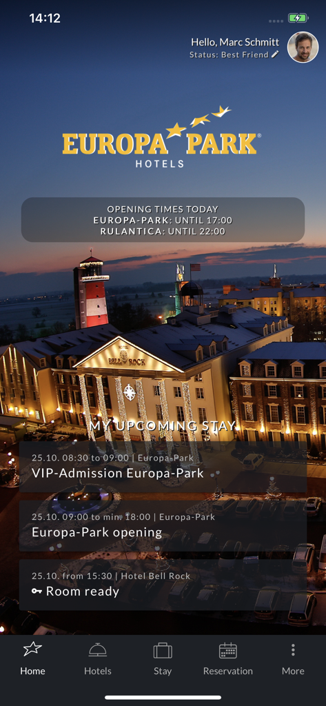 ヨーロッパパークホテルアプリのホーム画面。営業時間と今後の滞在予定が表示されています。