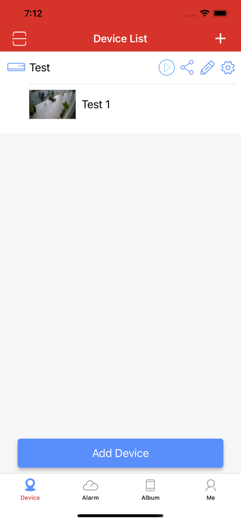 Tela do aplicativo TSEYE mostrando uma lista de dispositivos de segurança conectados e uma prévia da câmera