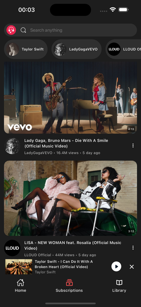 Startbildschirm der Play Tube App mit angesagten Musikvideos und einer sauberen Benutzeroberfläche.