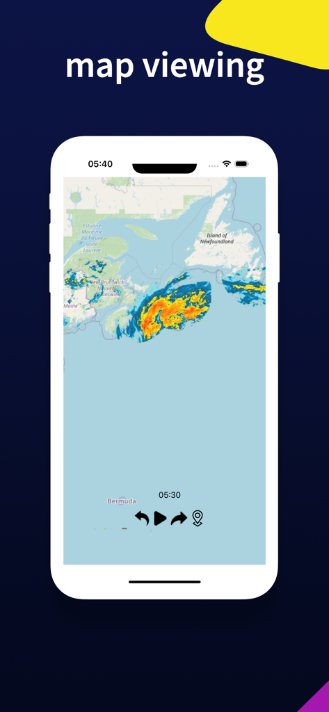 RainRadar24: Rain Monitoring - Mapa de radar meteorológico en tiempo real en un iPhone que muestra el seguimiento de precipitación sobre áreas costeras