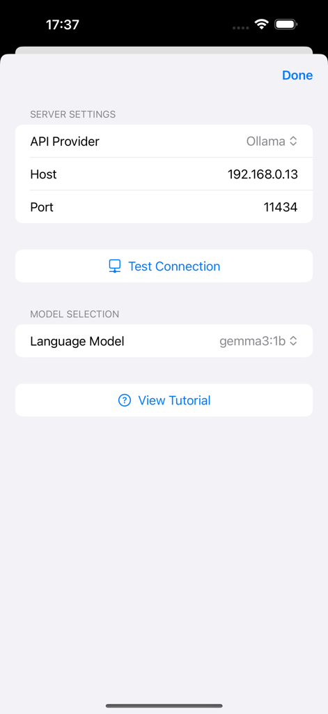 Pantalla de configuración del servidor en la aplicación Invoke mostrando la configuración de Ollama y la selección del modelo de lenguaje.