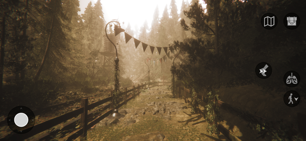 Maid of Skerのゲームプレイ画面、モバイルコントロールが表示された霧深い森の道