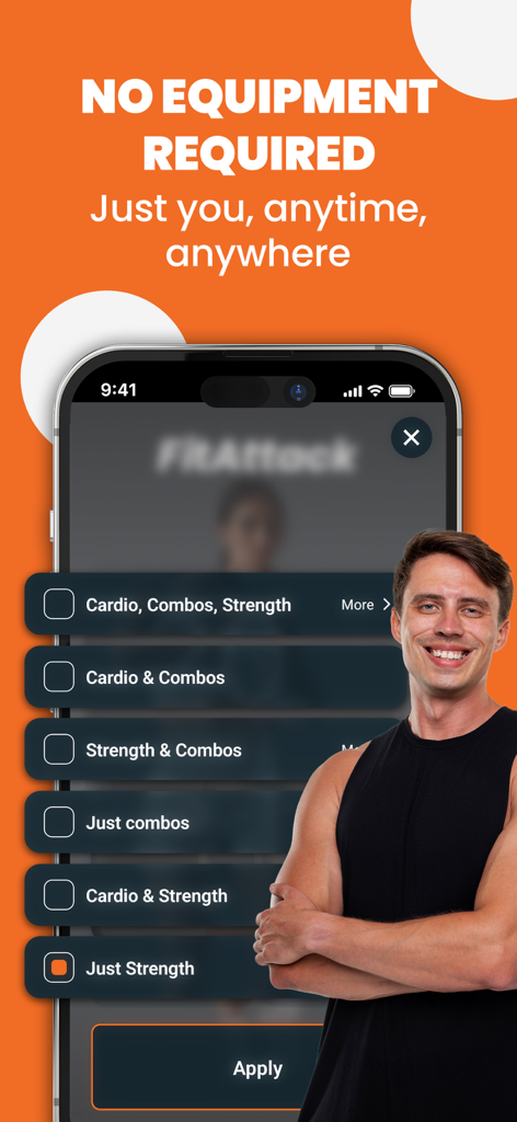 Pantalla de la aplicación FitAttack que muestra varias categorías de entrenamiento de peso corporal con un mensaje de no se necesita equipo y un entrenador.