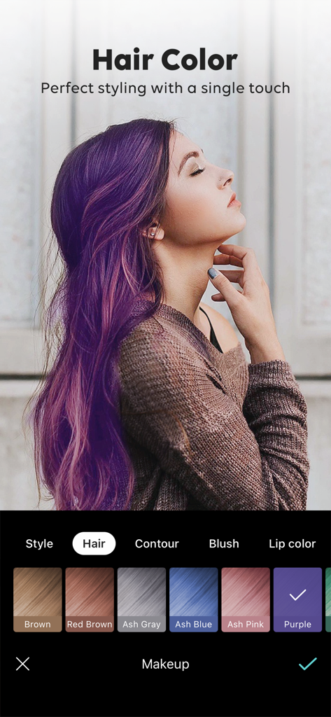 B612のバーチャルヘアカラーエディタを実演する、鮮やかな紫色の髪の女性