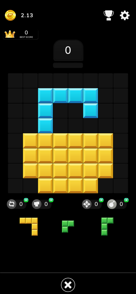 Screenshot eines Casual-Block-Puzzle-Spiels, das ein Gitter mit gelben und blauen Kacheln und Tetris-ähnlichen Formen zum Platzieren zeigt