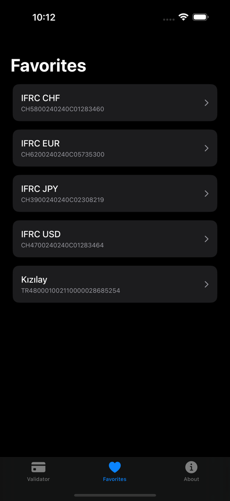 Capture d'écran de l'écran des favoris de l'application IBAN Validator montrant une liste des numéros de compte bancaires internationaux enregistrés.