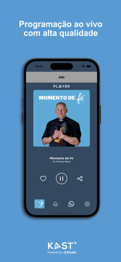 Momento de Fé - Interface do reprodutor de áudio do aplicativo Momento de Fe com uma foto do Padre Marcelo Rossi segurando uma Bíblia