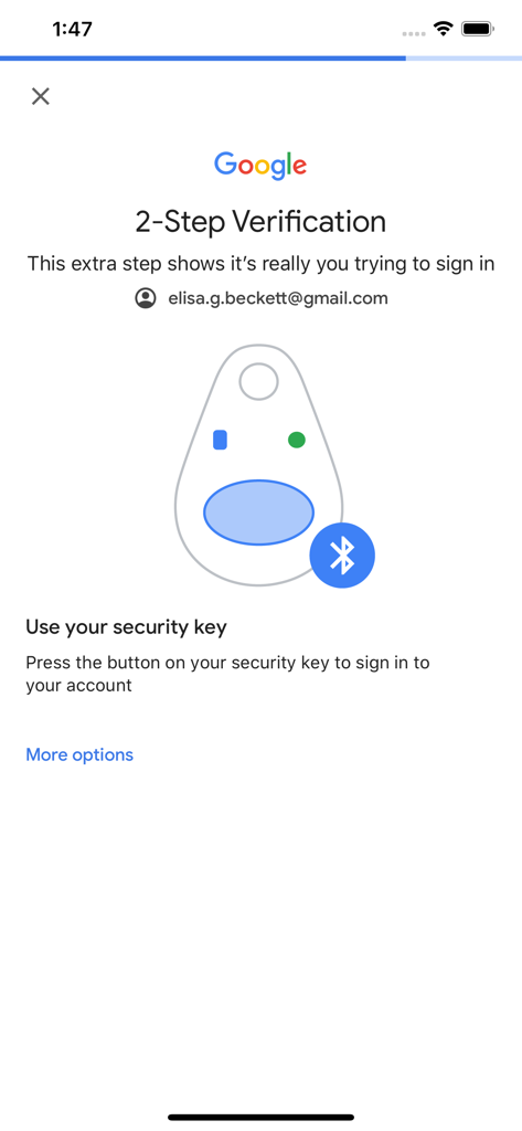 Google Smart Lock - Pantalla de verificación en dos pasos de Google en la aplicación Smart Lock solicitando usar una llave de seguridad para iniciar sesión