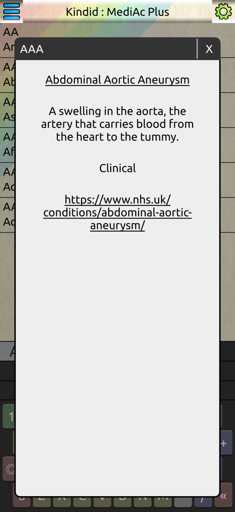 MediAc Plus - Ein Screenshot der MediAc Plus App, der die Definition des medizinischen Akronyms AAA für Abdominale Aortenaneurysma anzeigt.