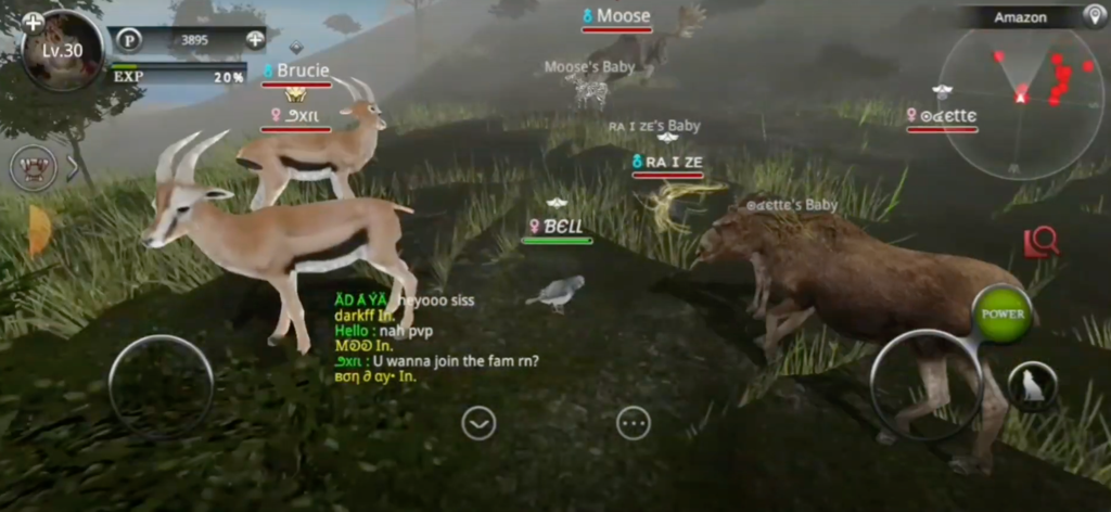 Jogabilidade multiplayer em Wild Animals Online mostrando animais controlados por jogadores, como gazelas e alces, interagindo em um grupo social com chat.