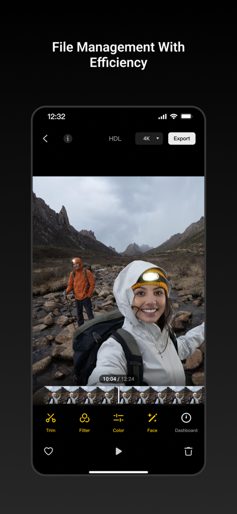 Interfaccia dell'editor video dell'app DJI Mimo che mostra strumenti di editing video 4K con filmati di travel vlog di escursionisti in montagna