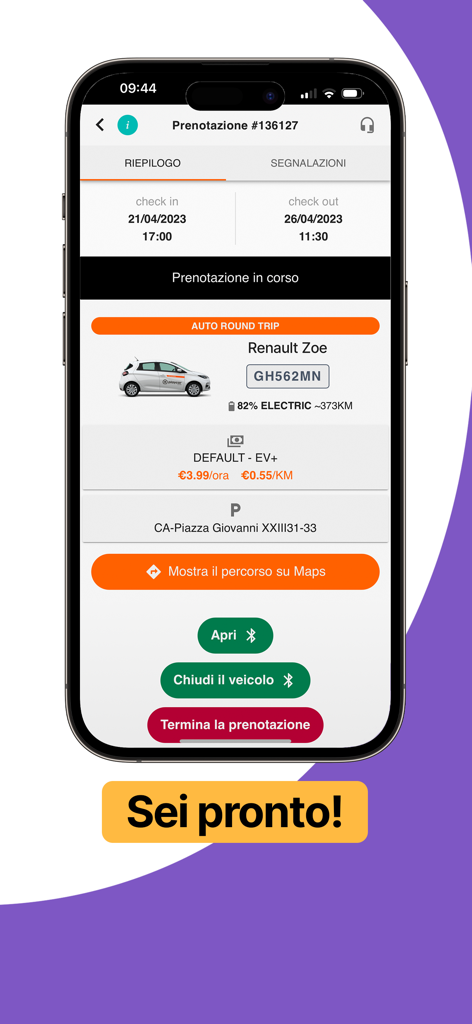 Playcar Car Sharing - 모바일 화면에 원격 잠금/잠금 해제 버튼이 있는 르노 조에 전기차의 활성 Playcar 예약 표시