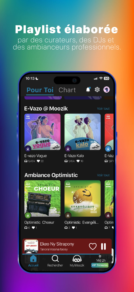 Moozik : Musique et Karaoké - Moozik app home screen displaying curated Malagasy music playlists and a song player.