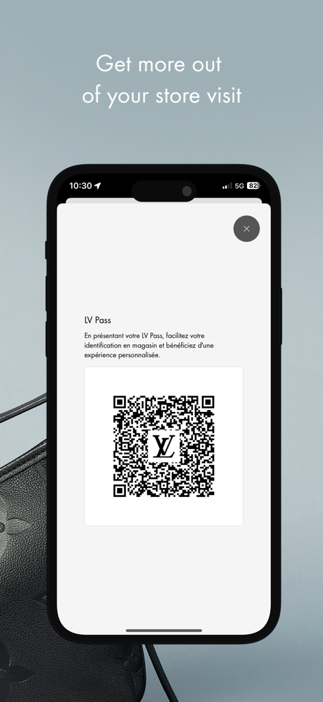 Louis Vuitton - Aplicación Louis Vuitton mostrando el código QR personal del LV Pass para identificación durante visitas a la boutique