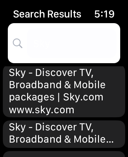 Search With Google - Resultados de búsqueda de Google mostrados en una interfaz de Apple Watch que muestra enlaces a sitios web