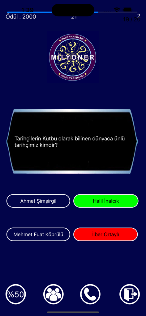 Gameplay screen of Kim Milyoner Turkish trivia app showing a history question with multiple choice answers and lifelines
