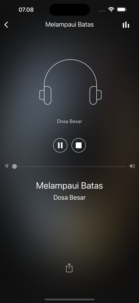 Audio player interface of the Kajian Ust. Khalid Basalamah app featuring a minimalist dark design and playback controls for an Islamic lecture.