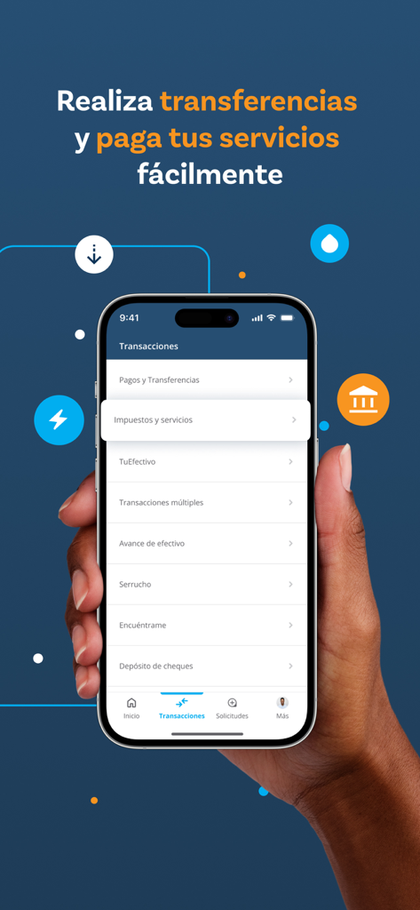 Una mano sosteniendo un iPhone que muestra el menú de transacciones de la aplicación móvil Banreservas con opciones de transferencias y pagos