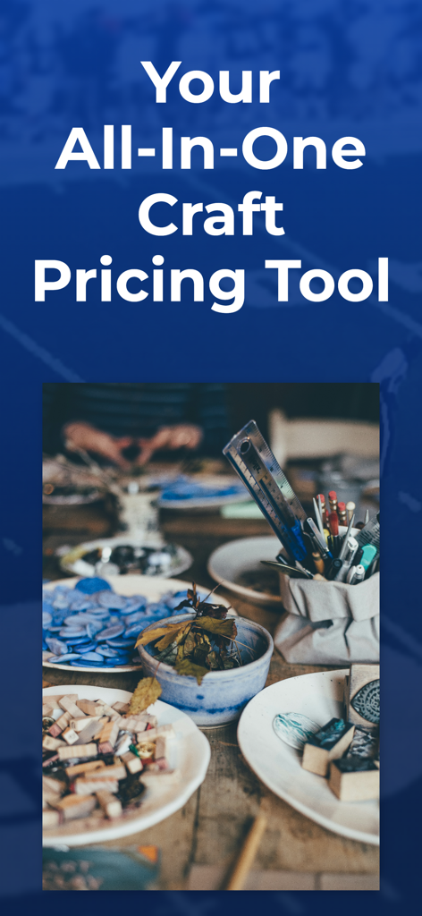 Craft Pricing Assistant Pro - Craft Pricing Assistant Proの紹介画面。Your All In One Craft Pricing Toolというテキストと、工芸品が置かれたワークスペースが表示されています。