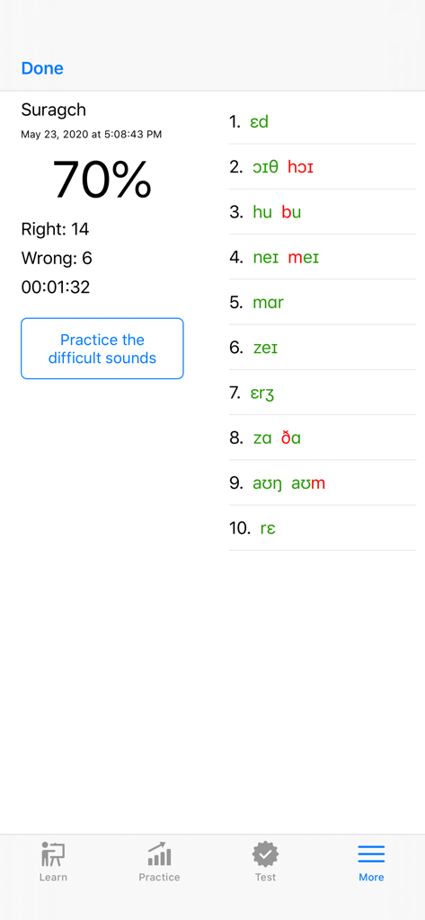 Une capture d'écran de l'application ae Pronunciation montrant un score de test de 70 % et une liste de symboles de l'API pour l'entraînement phonétique.