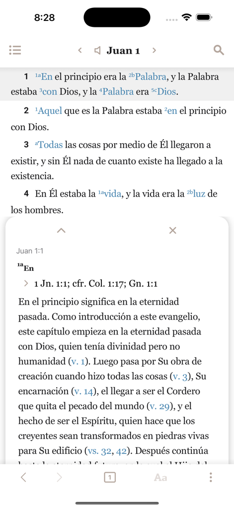 Interfaz de la aplicación Santa Biblia Versión Recobro mostrando versículos de Juan 1 y una superposición detallada de notas de estudio en español
