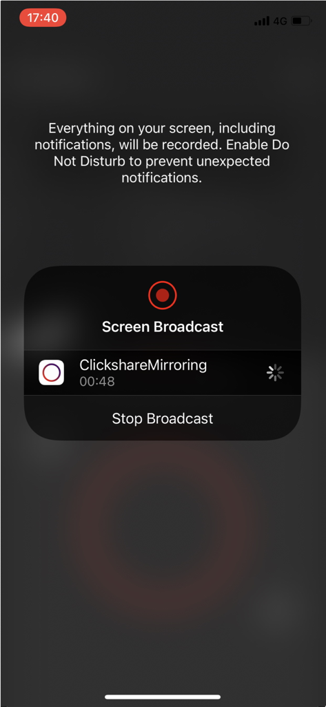 iPhone-Oberfläche, die die ClickShare Bildschirmübertragungs-Funktion für drahtlose Besprechungsraum-Freigabe anzeigt