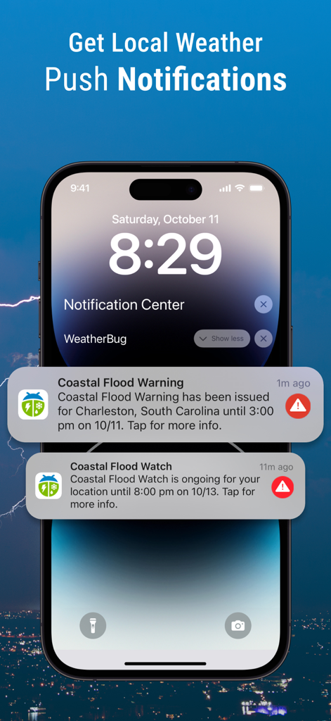 WeatherBug: Weather Forecast - Pantalla de bloqueo del iPhone mostrando notificaciones push de WeatherBug para advertencias y avisos de inundaciones costeras.