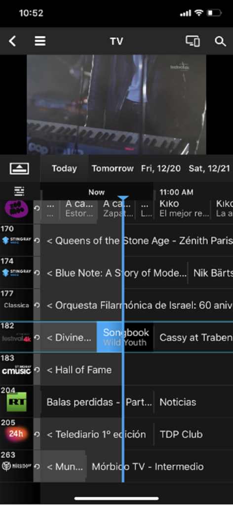 Electronic program guide of the Entel Tv Bolivia app displaying a list of channels and the current television schedule