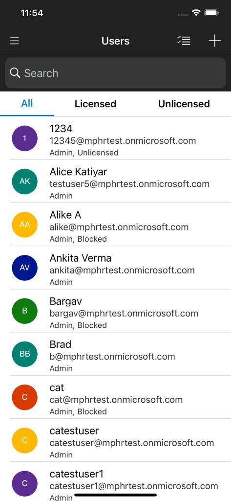 Microsoft 365 관리자 앱 사용자 관리 화면, 조직 사용자 목록과 이메일 및 계정 상태 표시