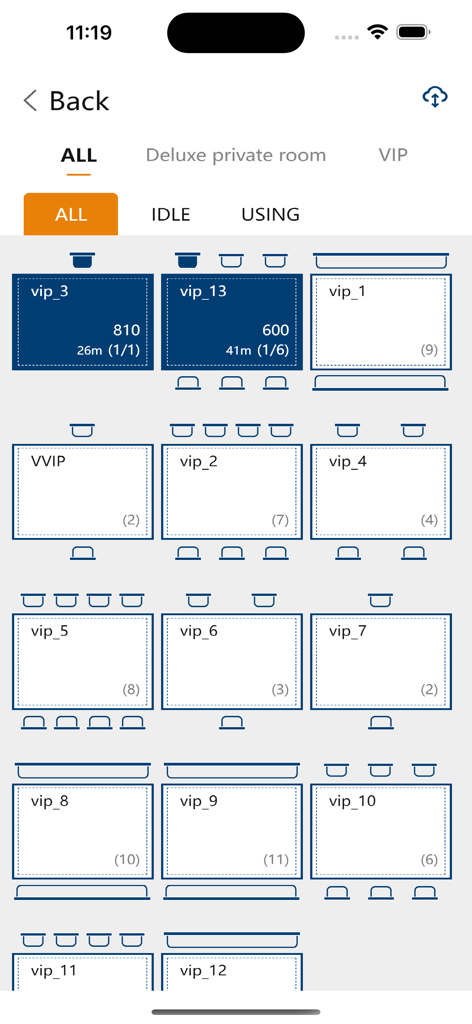 Screenshot of the TK Waiter app showing a restaurant floor plan with active and idle table statuses for efficient seating management.