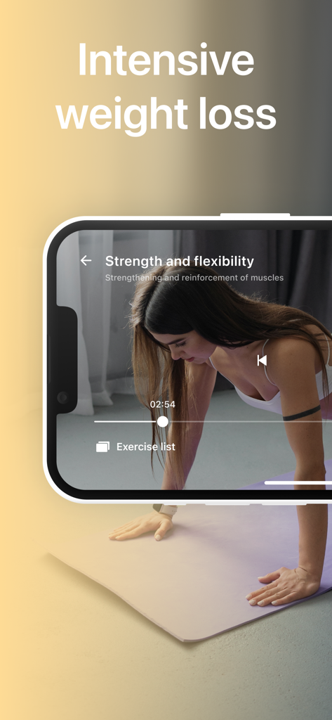 モバイルアプリのインターフェースで、強度と減量のためのヨガプランクエクササイズを行う女性