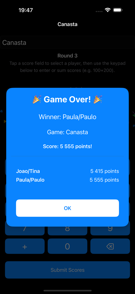 Uma tela de Fim de Jogo no aplicativo Pontuação de Jogos de Cartas anunciando os vencedores de um jogo de Canastra com pontuações finais.