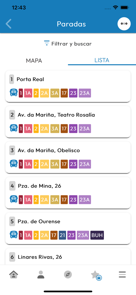 Lista de paradas de autobús en A Coruña mostrando las líneas de autobús disponibles en la app móvil App Coruña.