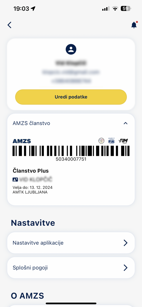 AMZS, prometne informacije - User profile screen displaying AMZS membership card details and app settings